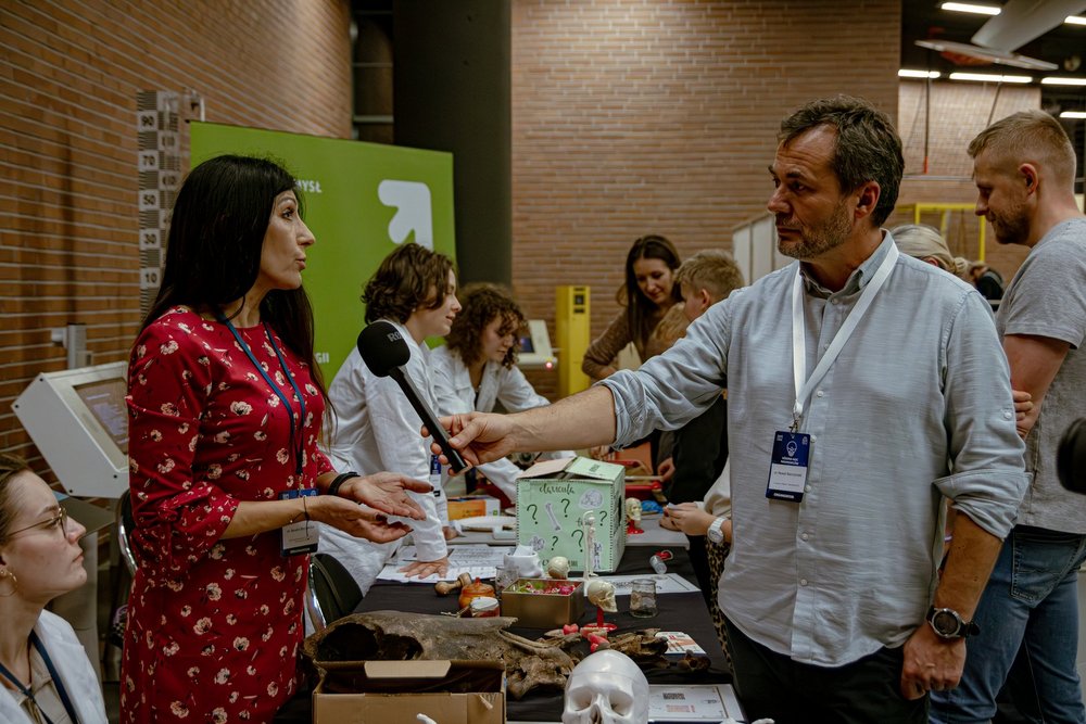 Dr Borowska udzielająca wywiadu