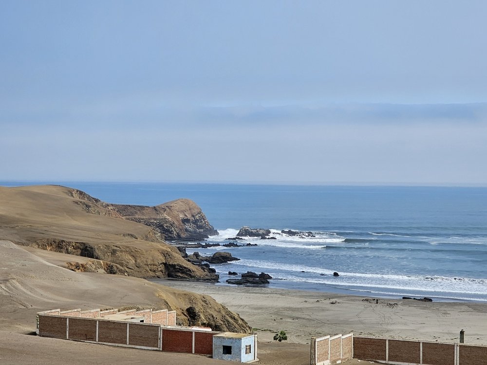 brzeg oceanu, skały i klify